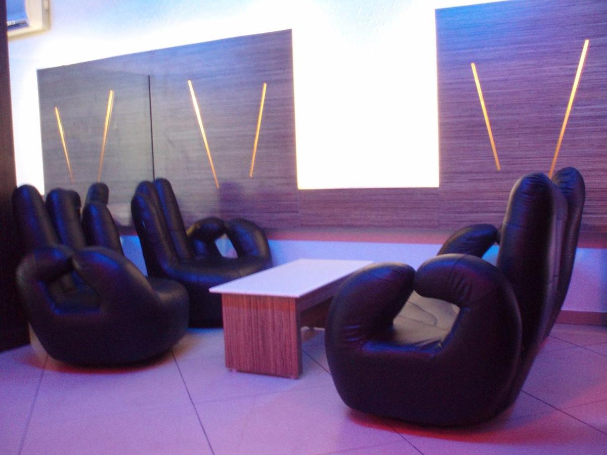 Oyo Flagship 40509 Hotel Mps Residential Tower Tirupur Esterno foto