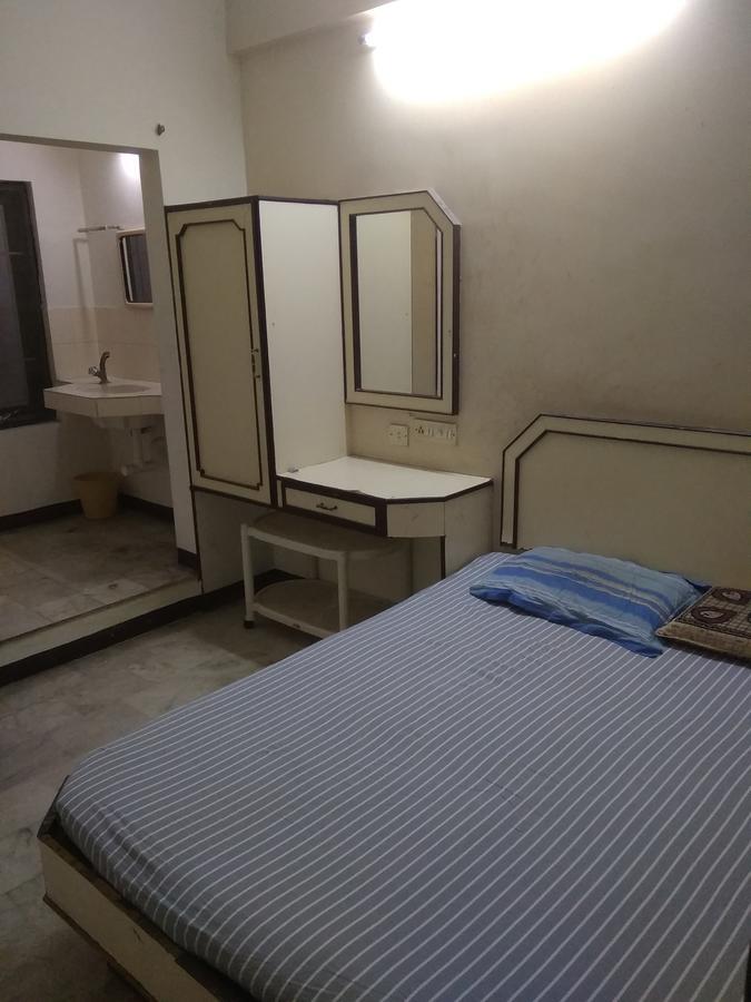 Oyo Flagship 40509 Hotel Mps Residential Tower Tirupur Esterno foto