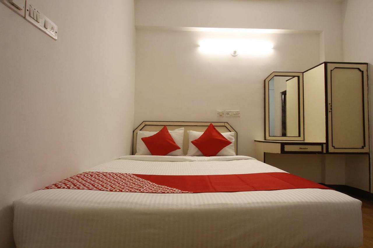 Oyo Flagship 40509 Hotel Mps Residential Tower Tirupur Esterno foto