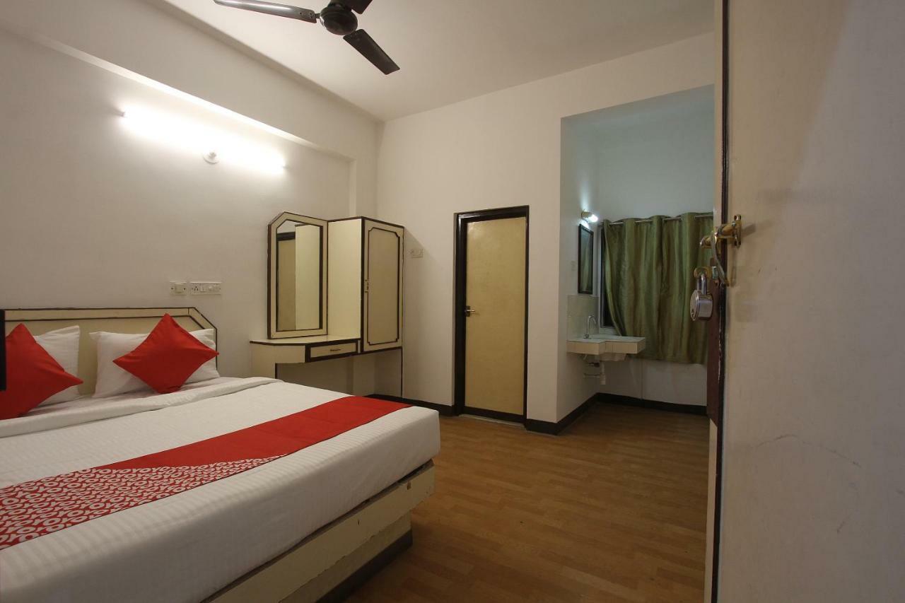 Oyo Flagship 40509 Hotel Mps Residential Tower Tirupur Esterno foto