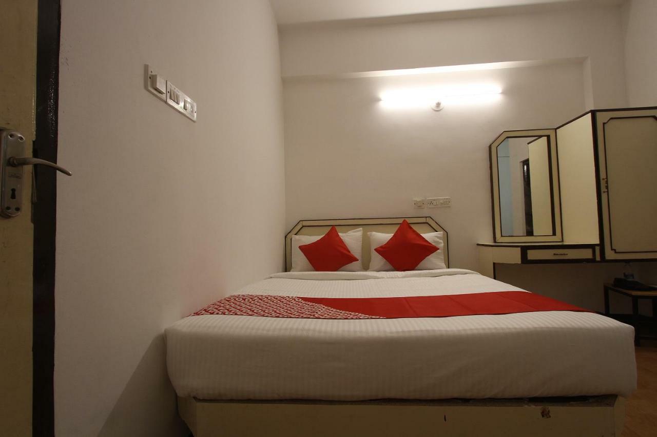 Oyo Flagship 40509 Hotel Mps Residential Tower Tirupur Esterno foto