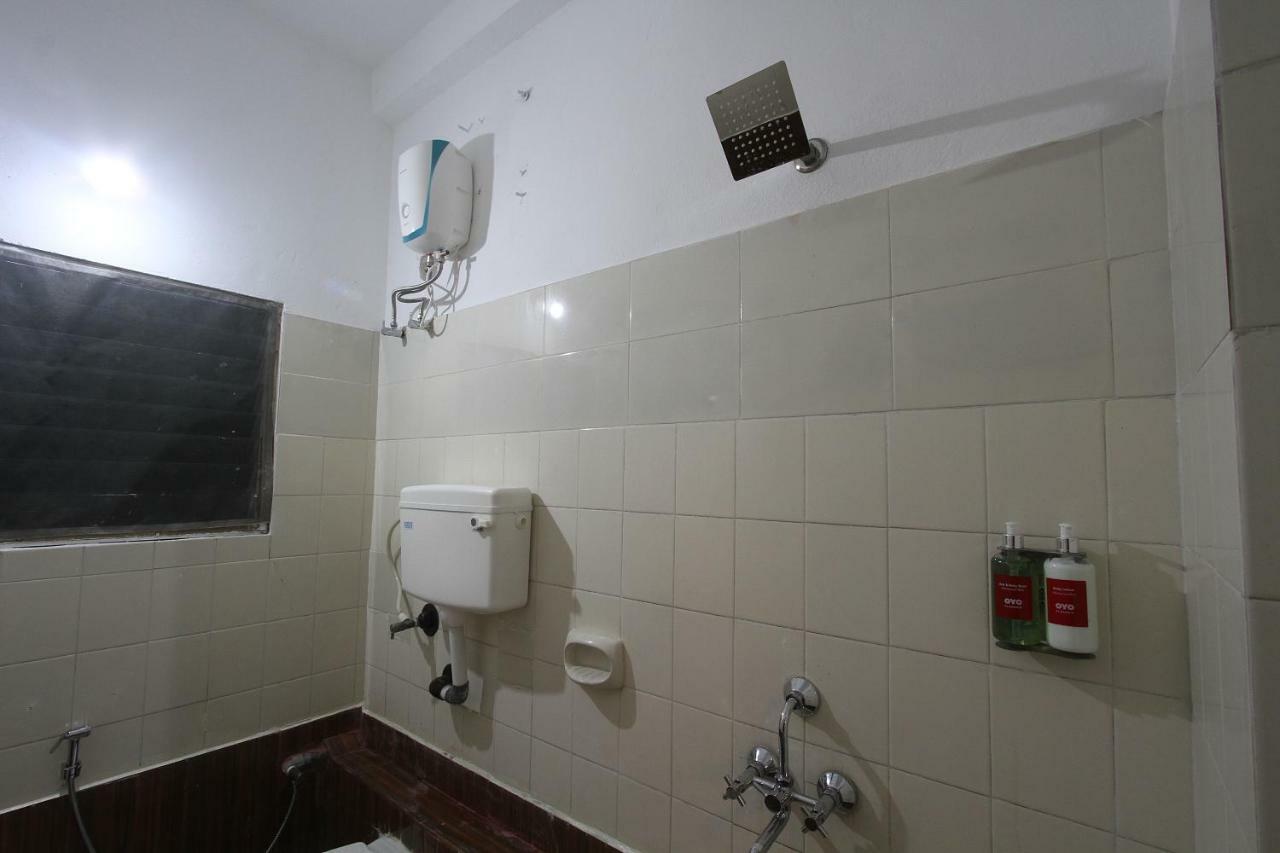Oyo Flagship 40509 Hotel Mps Residential Tower Tirupur Esterno foto
